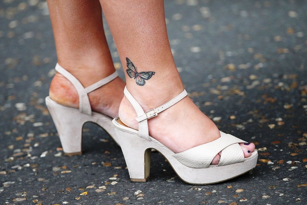 15 Ideas Of Small Ankle Tattoos – Yo Tattoo