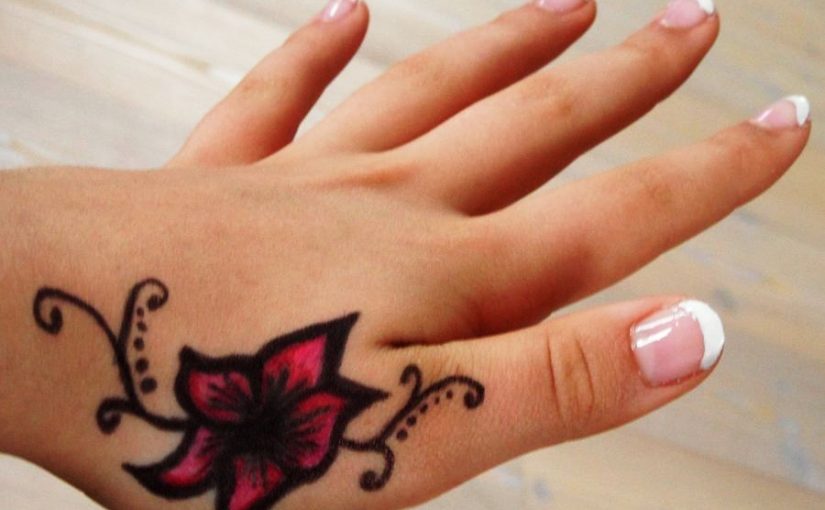 25 Ideas Of Small Tattoos For Women