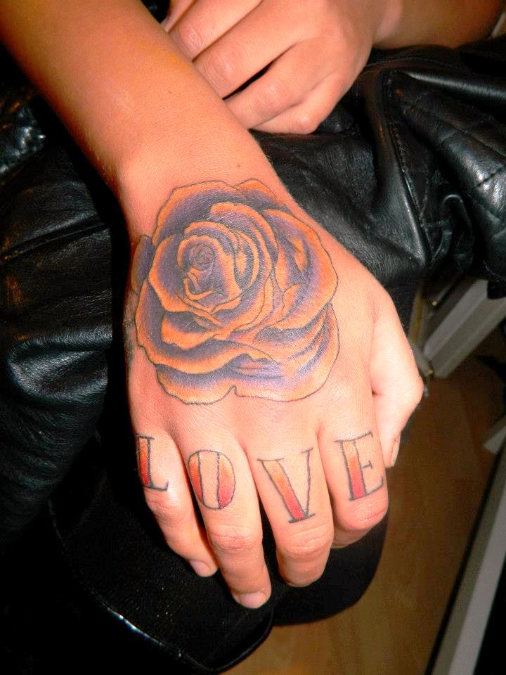 20 Small Hand Tattoos Designs And Ideas Yo Tattoo